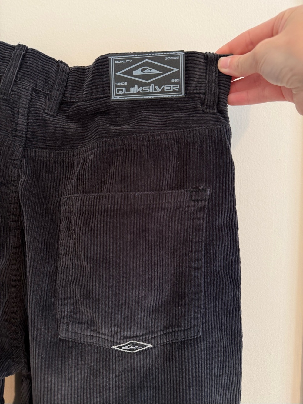 NWT Quicksilver Landers Cord Pants Regular Fit Corduroy 5-Pocket Black Men’s 32 - Picture 6 of 14